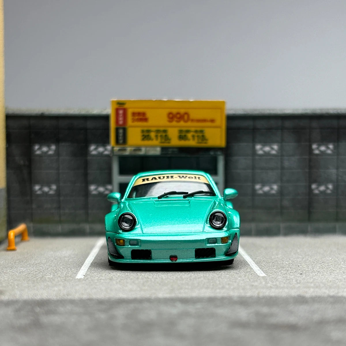 CM Model 1:64 964 Widebody diecast