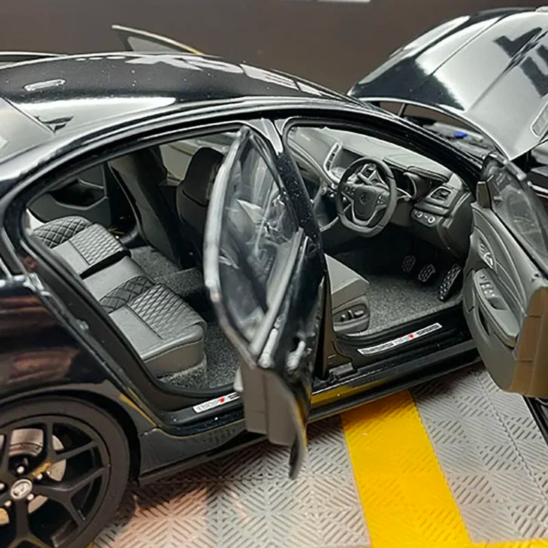 Biante Diecast Alloy 1/18 Scale Holden HSV GTSR W1