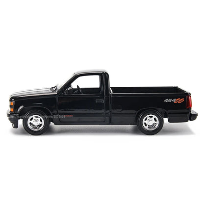 Maisto 1:24 1993 Chevrolet 454 SS Pick-up simulation alloy car model crafts decoration collection toy tool gift birthday present