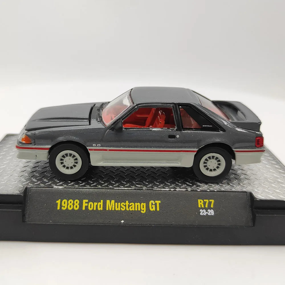 Diecast M2 1/64 Scale 1988 Ford Mustang GT Simulation Alloy Car Model Collectible Toy Gift Souvenir Display