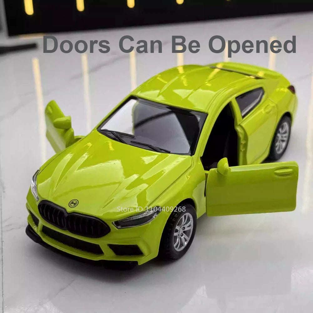 Scale 1:32 M8 Car Model