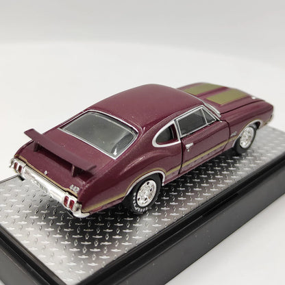 M2 Machines 1:64 Scale Diecast Alloy 1970 Oldsmobile Cutlass 442 W-30