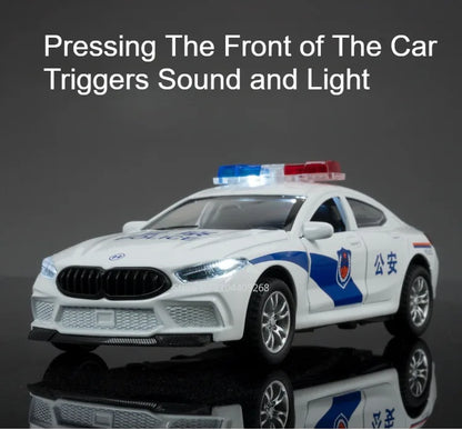 Scale 1:32 M8 Car Model