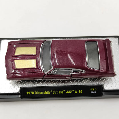 M2 Machines 1:64 Scale Diecast Alloy 1970 Oldsmobile Cutlass 442 W-30