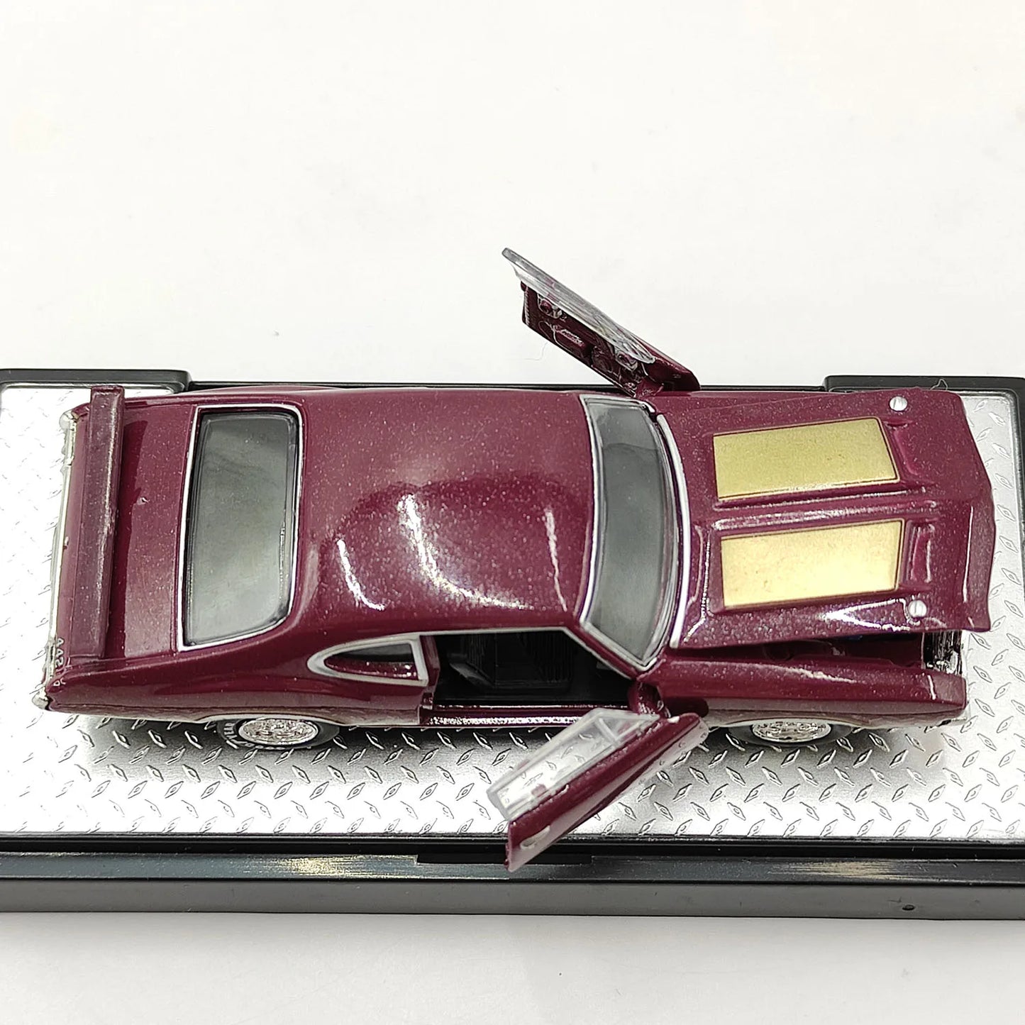 M2 Machines 1:64 Scale Diecast Alloy 1970 Oldsmobile Cutlass 442 W-30