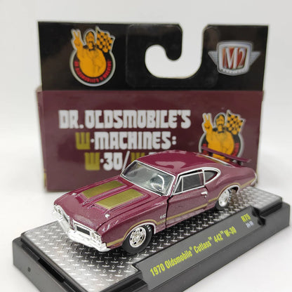 M2 Machines 1:64 Scale Diecast Alloy 1970 Oldsmobile Cutlass 442 W-30