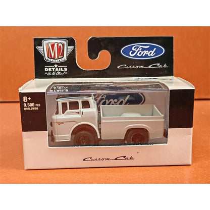 M2 Machines 1:64 1957 Alloy Car