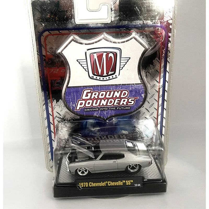 M2 Machines 1:64 1957 Alloy Car