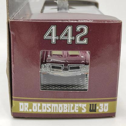 M2 Machines 1:64 Scale Diecast Alloy 1970 Oldsmobile Cutlass 442 W-30