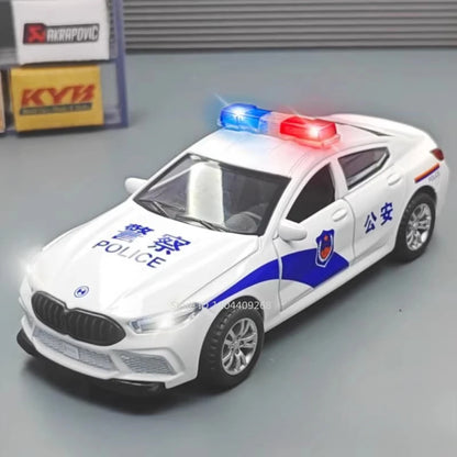 Scale 1:32 M8 Car Model