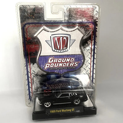 M2 Machines 1:64 1957 Alloy Car