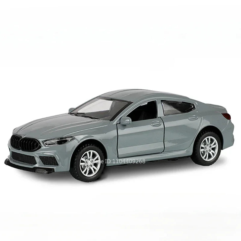 Scale 1:32 M8 Car Model