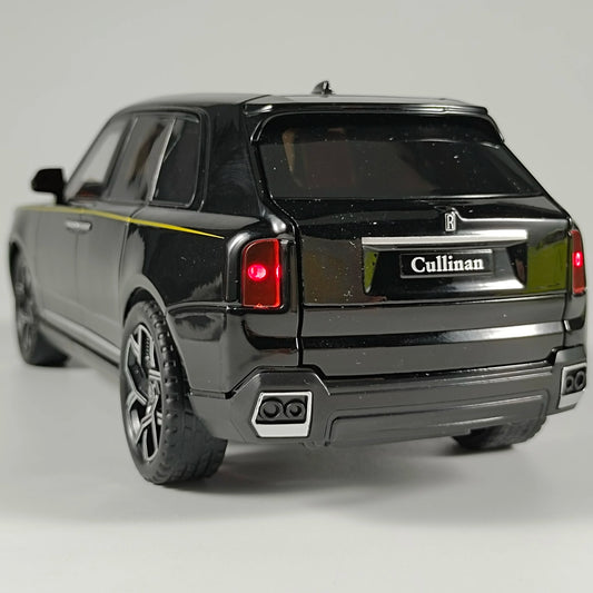Simulation 1:24 Rolls Royce Cullinan SUV