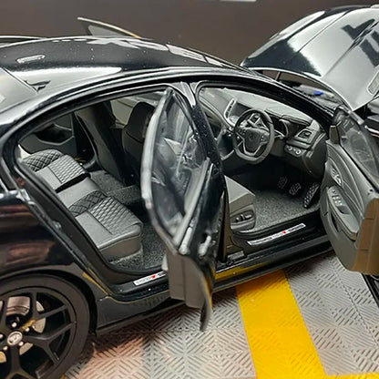 Biante Diecast Alloy 1/18 Scale Holden HSV GTSR W1