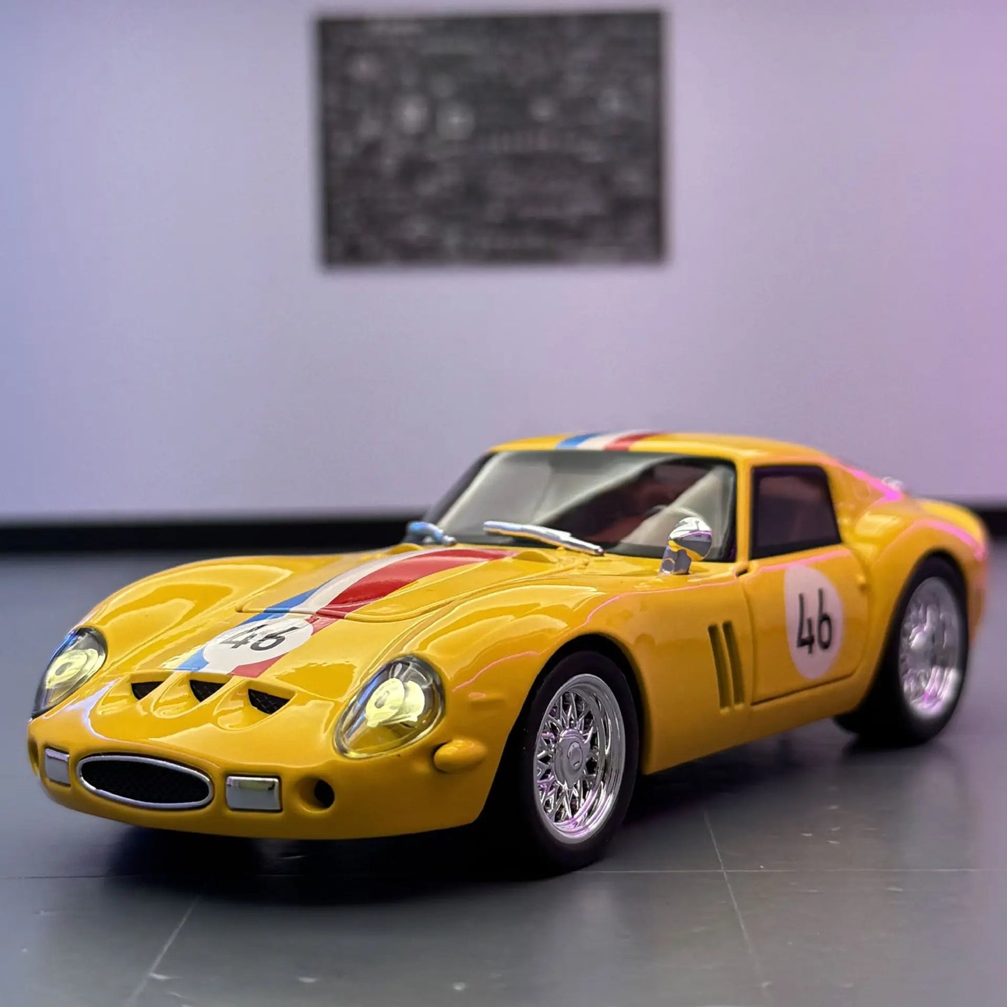 1:32 250 GTO Supercar Alloy Model Car Toy Diecasts Metal Casting Sound and Light Car Toys For Children Vehicle