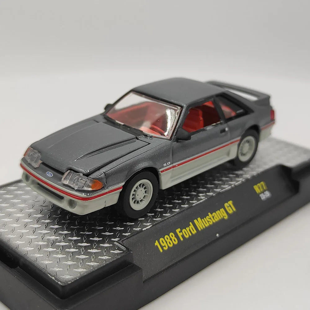 Diecast M2 1/64 Scale 1988 Ford Mustang GT Simulation Alloy Car Model Collectible Toy Gift Souvenir Display